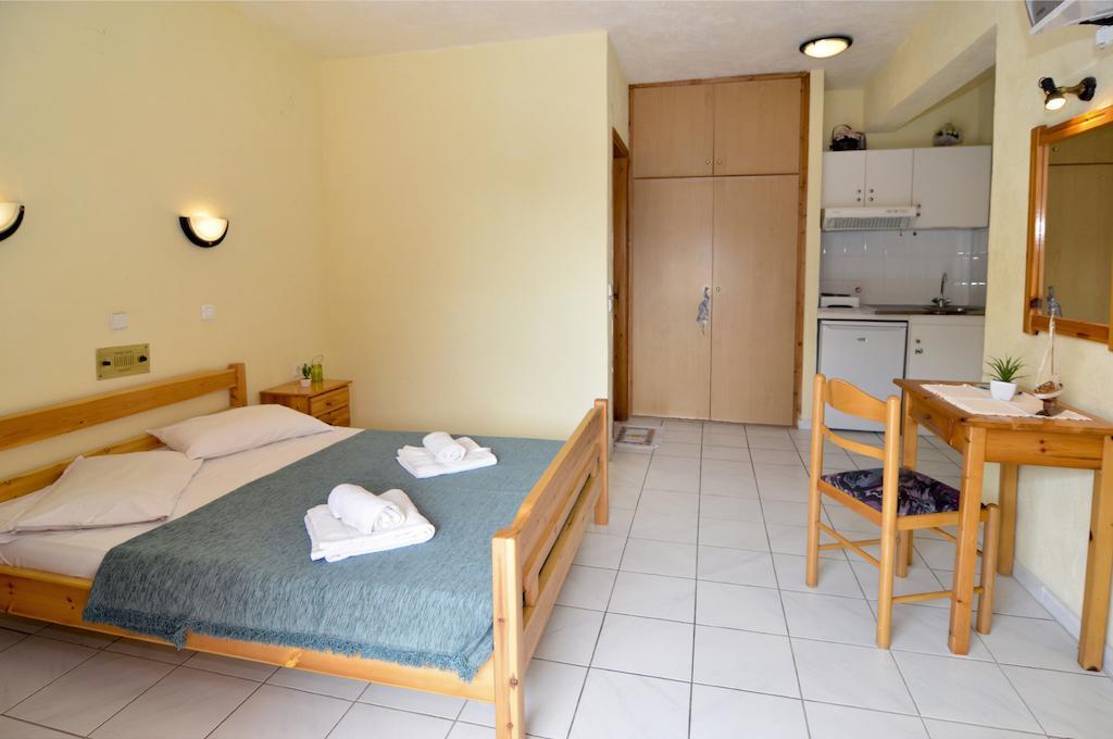Studios Chrissi Limenaria  Room photo